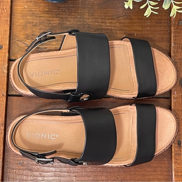 Vionic Women's 9.5 Louise Raffia Platform Sandals in black. Buckled sling back. - Picture 4 of 10